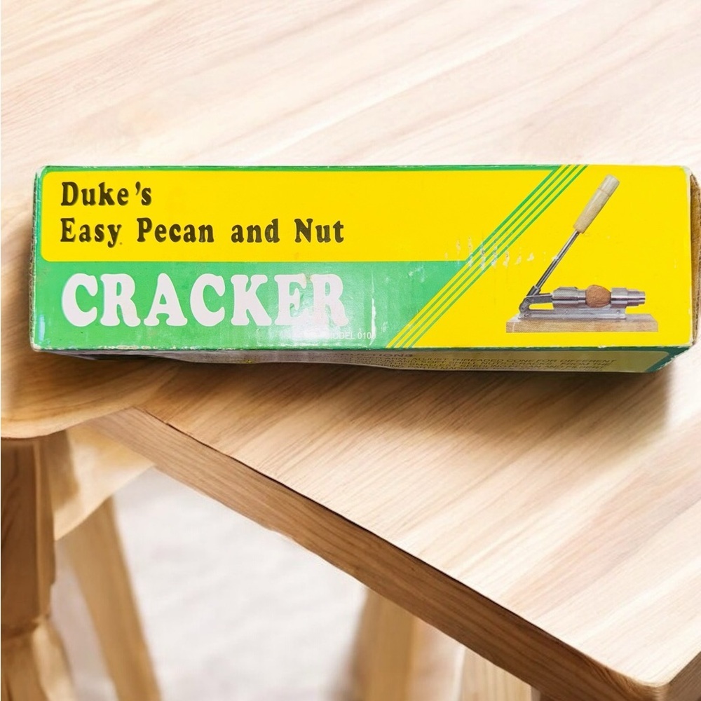 Duke Nut Cracker Easy Pecan and Nut Cracker Heavy Duty Great Condition!